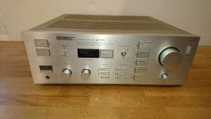 Pioneer A-77X silber