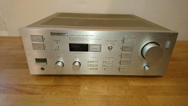 Pioneer A-77X silber