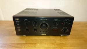 Akai AM-69
