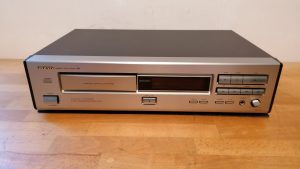 Onkyo DX-7011 silber