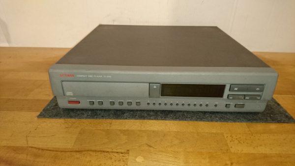 Luxman D-005
