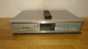 Yamaha CD-2 Silber
