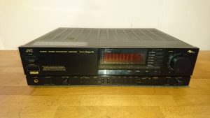 JVC AX-R551