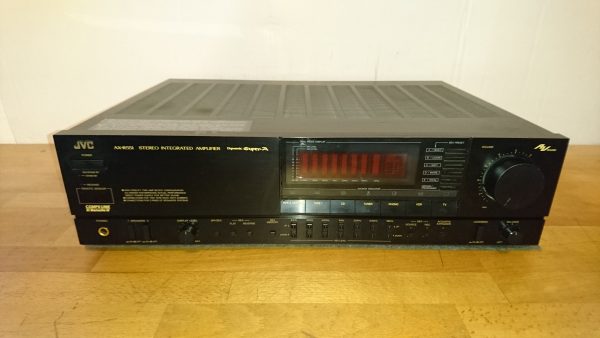 JVC AX-R551
