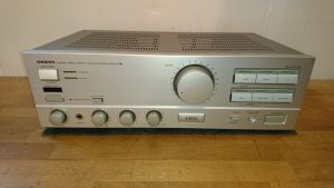 Onkyo A-8630 silber