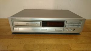 Onkyo DX-6700 silber