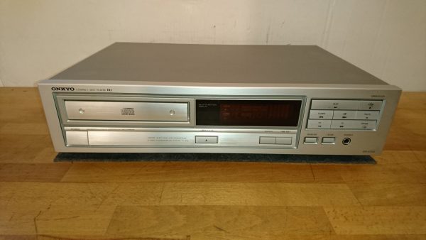 Onkyo DX-6700 silber