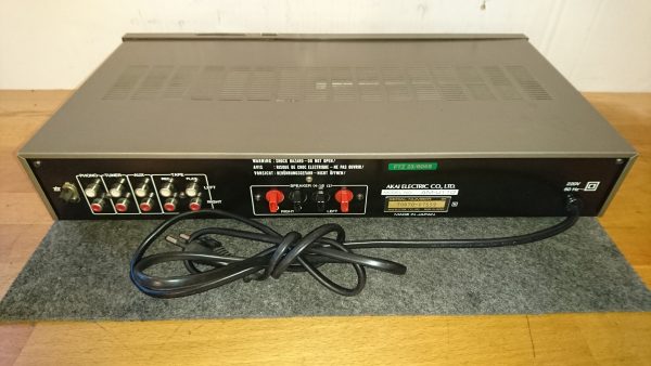Akai AM-U110 – Bild 3
