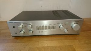 Luxman L-114A