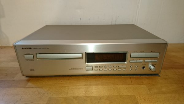 Onkyo DX-7210 silber