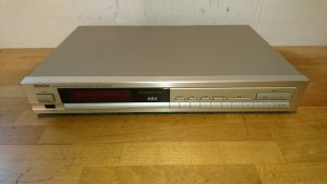 Denon TU-580RD silber