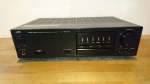JVC AX-R332