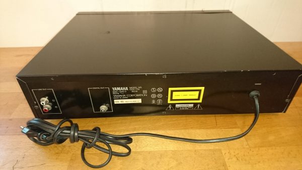Yamaha CDX-710 – Bild 3
