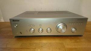 Pioneer A-10 silber