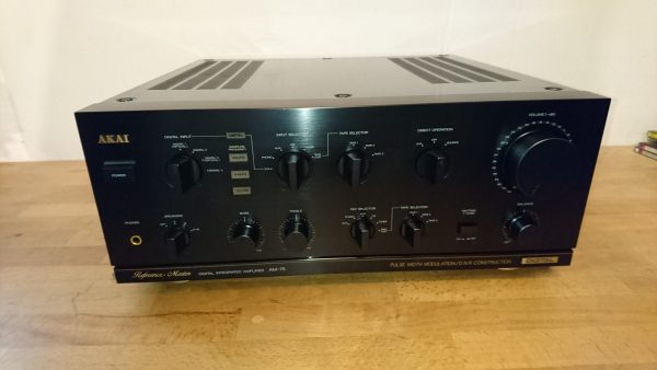 Akai AM-75
