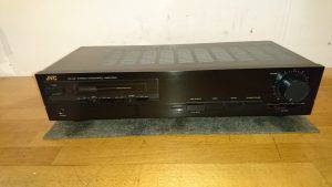 JVC AX-142
