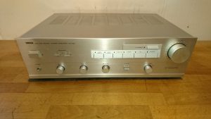 Yamaha AX-430 silber