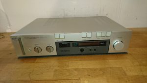 Akai AM-U310