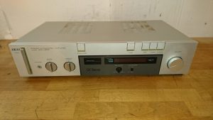 Akai AM-U210