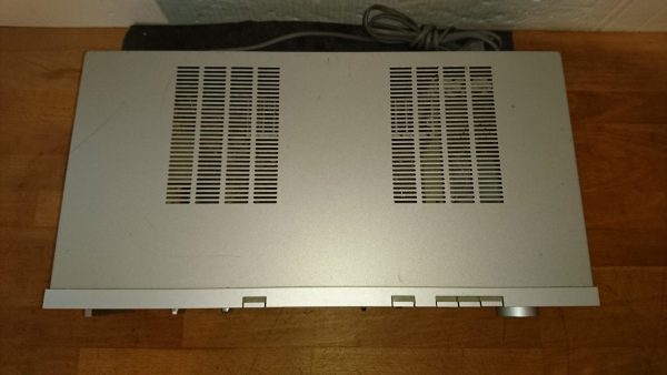 Akai AM-U210 – Bild 2
