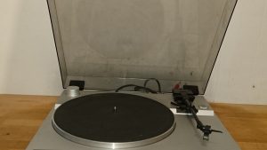 Yamaha P-320 silber