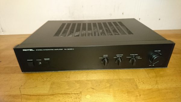 Rotel RA-820BX4