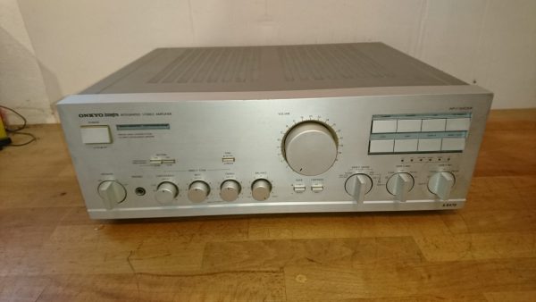 Onkyo A-8470 silber