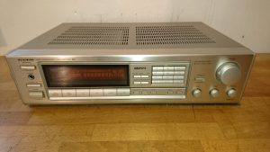 Onkyo TX-8210R silber