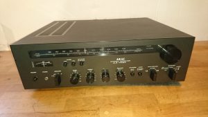 Akai AA-1020