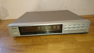 Onkyo T-4270 silber