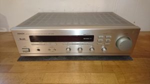 Denon DRA-585RD silber
