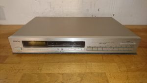 Denon TU-747 silber