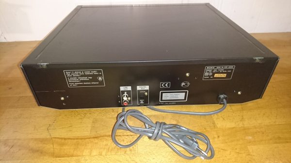 Sony CDP-CE315 – Bild 3