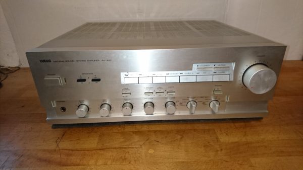 Yamaha AX-900 silber